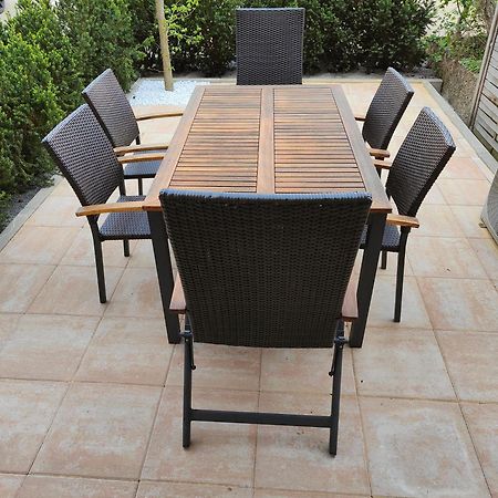Eleonoras Ferienwohnung In Wuerzburg Stadt Mit Terrasse Im Erdgeschoss Inklusive Eigenen Parkplaetzen Vor Der Tuer Dış mekan fotoğraf