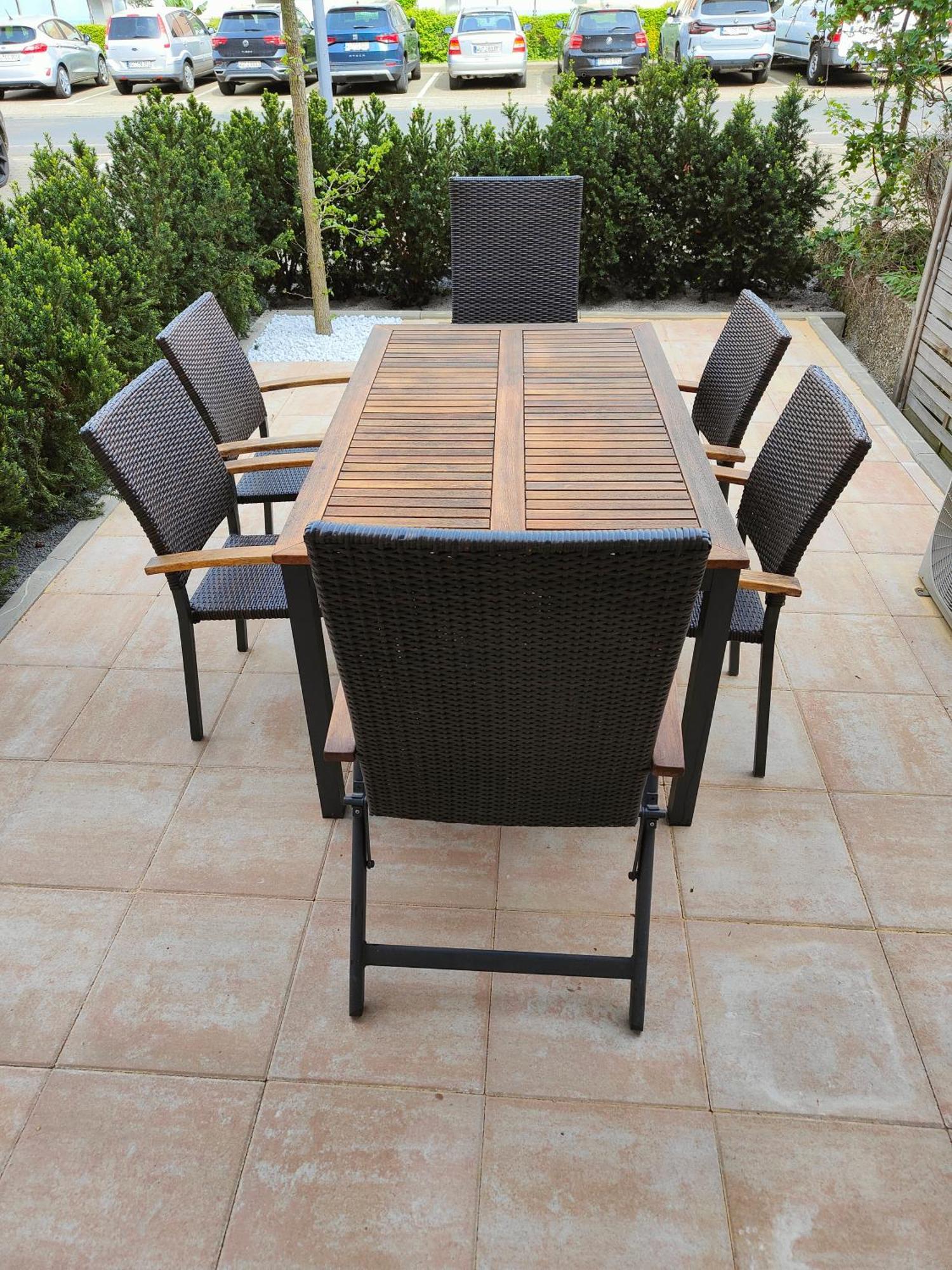 Eleonoras Ferienwohnung In Wuerzburg Stadt Mit Terrasse Im Erdgeschoss Inklusive Eigenen Parkplaetzen Vor Der Tuer Dış mekan fotoğraf